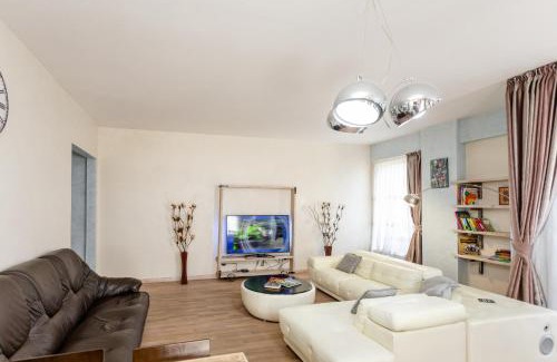 mtatsminda Apartment | Serviced Apartment on Rustaveli Avenue 9