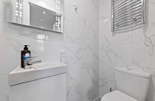 Penge Apartment | Serviced Ensuite Room Crystal Palace London Se20