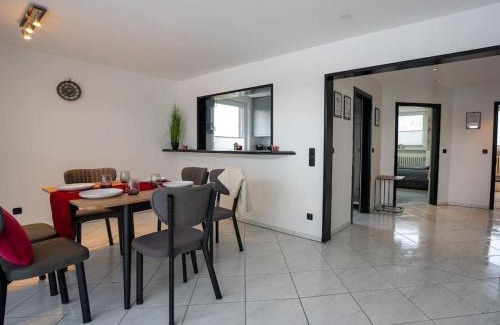 Alt-Rentfort Apartment | Serviceroom24 - Apartment 4 in Gladbeck WLAN - Smart-TV - 24-7 Check-in und Küche