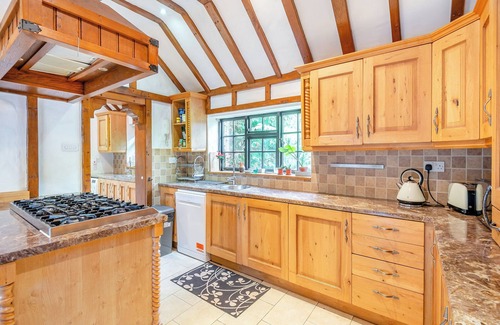 Brentwood Cottage | Set on 8-acres, with wild deer roaming around.