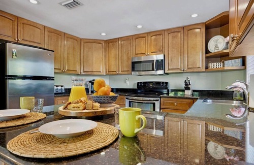 Key West Condo | *SET SAIL @ COCONUT MALLORY* Condo + LAST KEY SERVICES…