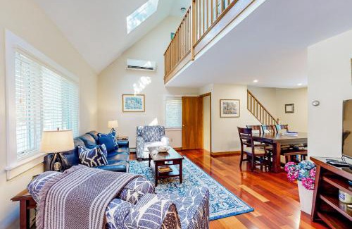 Oak Bluffs House | Set Sail