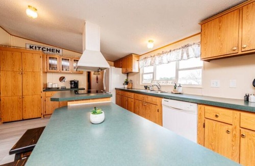Houston County House | Set up for Crews- 10 beds, 5 bedrooms, 3 full bath