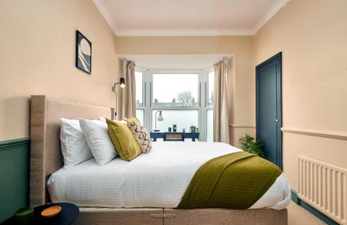 Winchester Apartment | Settle in Winchester - Stylish Self Check-In Rooms