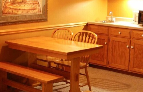 Fish Creek Bed & Breakfast | Settlement Courtyard Inn & Lavender Spa
