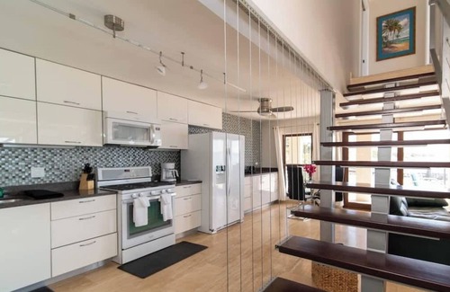 Northwest Point Condo | Seven Mile View #1 - 2 BR Oceanfront Condo & Pool