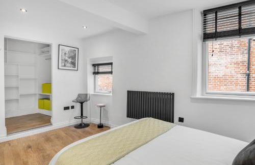 Norwich Apartment | Seven Space Nadler Apartments