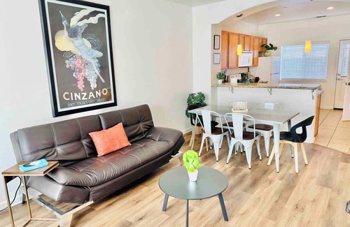 Reno House | Sevenplex Breing The Entire Team/14Bd 14.5Ba/Sleeps49