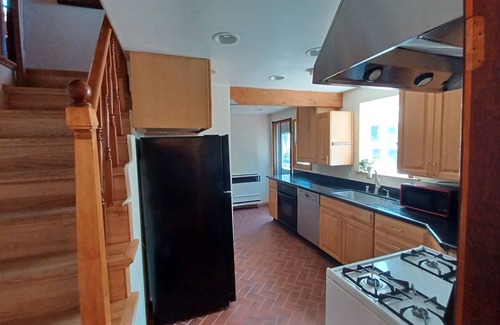 San Pablo House | SF view 2BDR, Backyard, Parking, Quiet