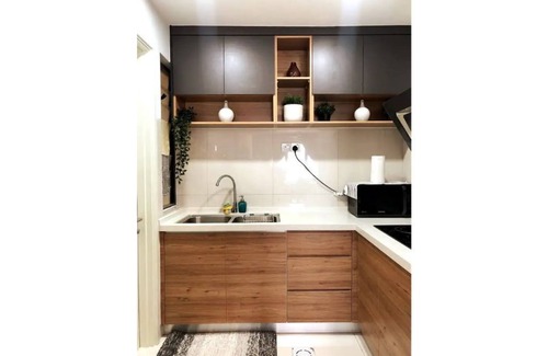 Seri Kembangan Condo | Sfera Residence 500 Mbps WiFi Self Check In