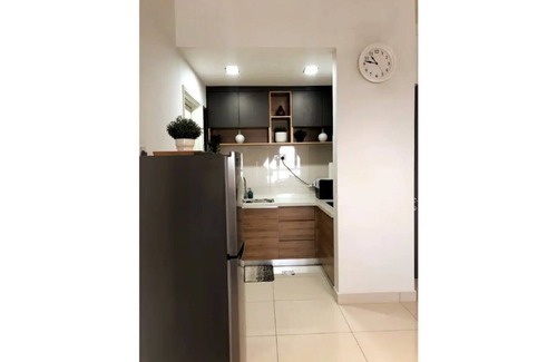 Seri Kembangan Condo | Sfera Residence 500 Mbps WiFi Self Check In