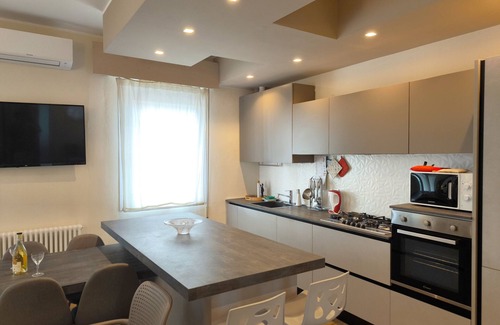 Peschiera del Garda City Centre Apartment | SG Luxury - My Island Stay