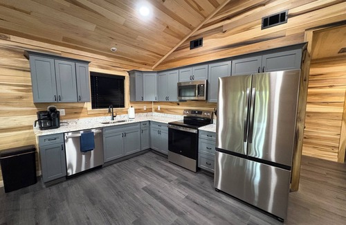 Golconda Cabin | Shady Wayside - Cabin in the woods