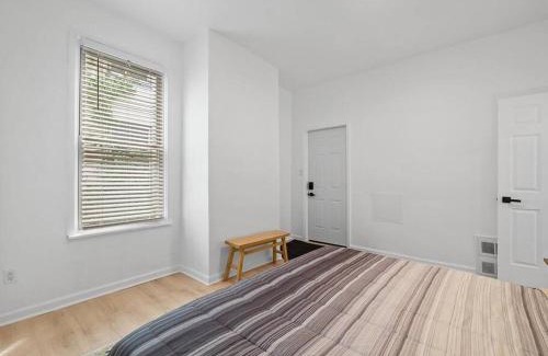 Shadyside Apartment | Shadyside, Central !1 Spacious & Modern 1 Bedroom with Parking