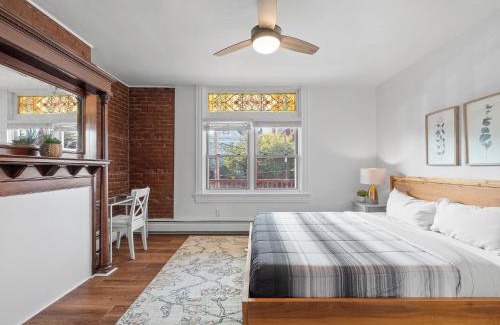 Shadyside Apartment | Shadyside, Pittsburgh, Modern and Accessible 2 Bedroom Unit2 with Free Parking