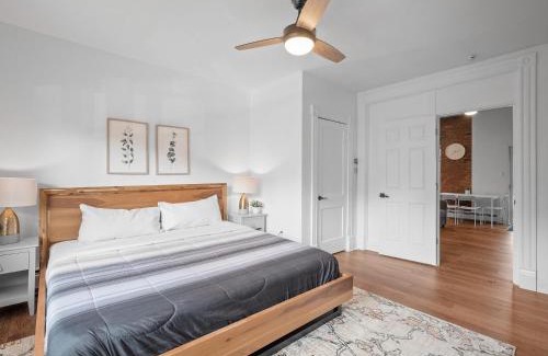 Shadyside Apartment | Shadyside, Pittsburgh, Modern and Accessible 2 Bedroom Unit2 with Free Parking