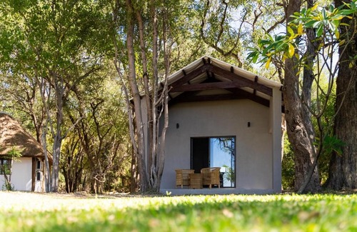 Shakawe Cabin | Shakawe River Lodge