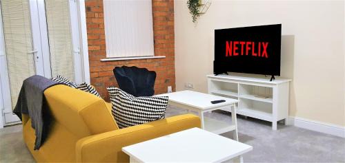 Northampton Apartment | Shakespeare Views - Modern Northampton Apartment