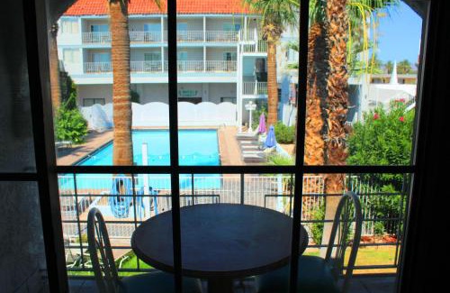 Gateway District Hotel | Shalimar Hotel of Las Vegas