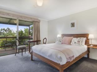 Kangaroo Gully Bed & Breakfast | Shambhala Guesthouse