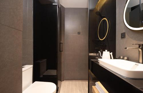 Minhang Hotel | Shanghai Captain 5 Youth Hotel - Xinzhuang Metro Station