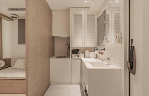 Jing'an House | Shanghai Hills & Gefii Fifty Shades of Grey close to Jing'an Temple