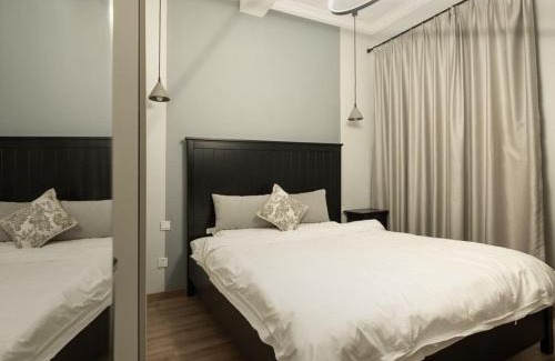 Jing'an Apartment | Shanghai Hills & Gefii Petite Terrace 2 rooms Family Downtown Suite close to Metro Line 2 Jing'an Temple