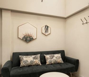 Jing'an Apartment | Shanghai Hills & Gefii Petite Terrace 2 rooms Family Downtown Suite close to Metro Line 2 Jing'an Temple