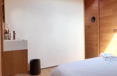 Huangpu House | Shanghai Hills & Gefii SPACE X close to Metro line 2 Jing'an Temple