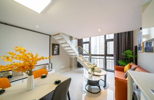 Jing'an Apartment | Shanghai Hills & Wanye Prime Spacious Loft with Multi Rooms near Metro Line 13 and The Bund
