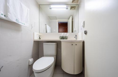 Jing'an Apartment | Shanghai Hills & Wanye Prime Spacious Loft with Multi Rooms near Metro Line 13 and The Bund