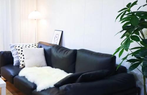 Jing'an Apartment | Shanghai Hills&Well-time Scandi Loft with Terrace Near Line2 Jing'an Temple