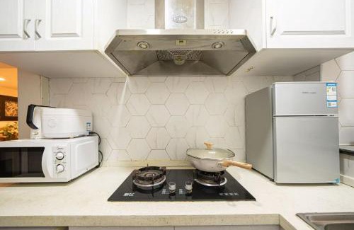 Downtown Shanghai Apartment | Shanghai Hills&Well-time MCM Family loft Near Line2 and line13 West Nanjing Road