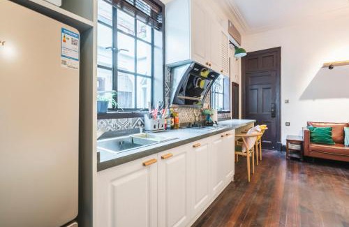 Xuhui Apartment | Shanghai Hills&Xing 38 Family Homestay Near Line1 and Mid Huaihai Rd