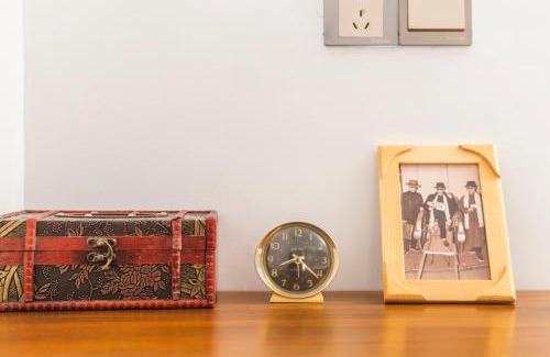Xuhui Apartment | Shanghai Hills&Xing 38 Family Homestay Near Line1 and Mid Huaihai Rd