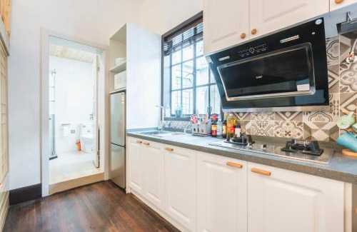 Xuhui Apartment | Shanghai Hills&Xing 38 Family Homestay Near Line1 and Mid Huaihai Rd
