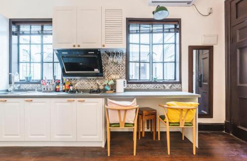 Xuhui Apartment | Shanghai Hills&Xing 38 Family Homestay Near Line1 and Mid Huaihai Rd