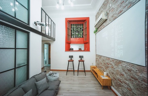Downtown Shanghai House | Shanghai Rainbow No.35