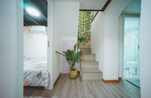 Downtown Shanghai House | Shanghai Rainbow No.35
