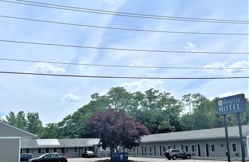 Seekonk Hotel | Shangri La Motel