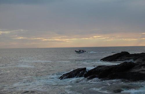 Rivas Villa | Shankton Harbour 3 Bedroom 4 Bathroom Beach House w Private BEACH SEA path
