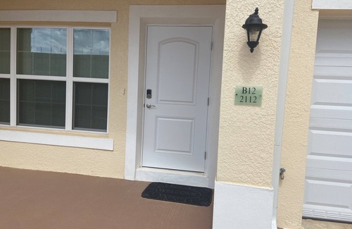 Tavares Condo | Shantiniketan I 11/2811/50 minute to Disney 2 miles to down town Tavares