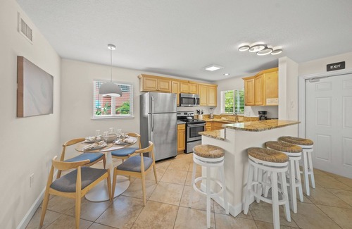 Siesta Key Village House | Shared Heated Pool, Steps to Siesta Key Village/Beach, Large Backyard