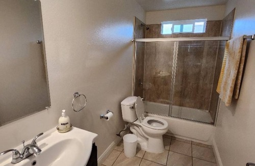 Los Angeles House | Shared Living - New Home - Safe & Clean
