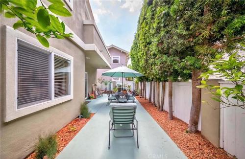 South Redondo House | Shared Luxury Beach house in Redondo Beach. Private 2 Bedrooms/Bath