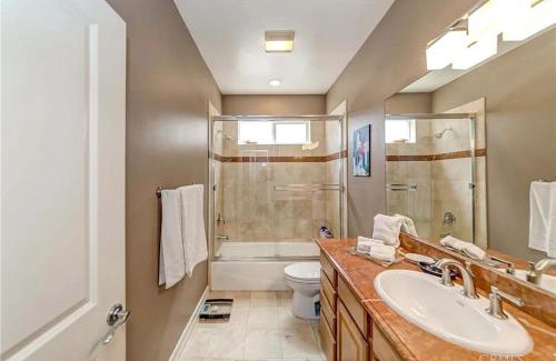 South Redondo House | Shared Luxury Beach house in Redondo Beach. Private 2 Bedrooms/Bath