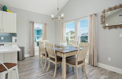 Bella Vista House | Shared Pool, Pet Friendly, Water View