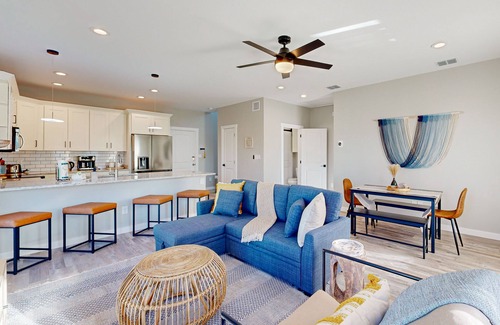 Bella Vista House | Shared Pool, Pet Friendly, Water View