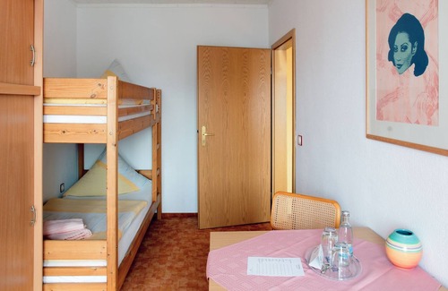Sangerhausen Cottage | Shared room 1 - Pension and Restaurant Rüssel-Pub
