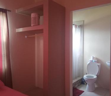 Castries Apartment | Shared space with ensuite bathroom - free pickup from Castries ports with 7 nights stay minimum required for Hewanorra International Airport
